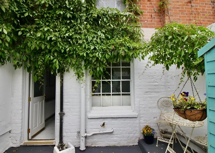 West Street Retreat Grade II Listed Townhouse